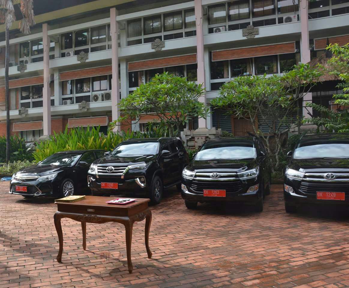 Demi Kelancaran Tugas, Pemprov Bali Hibahkan Empat Mobil Ke Instansi Vertikal
