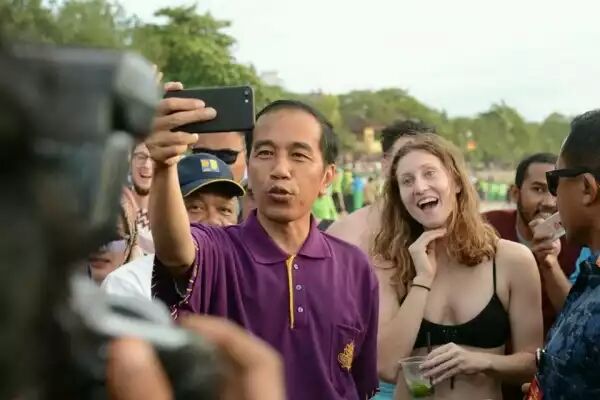 Ratas Kabinet, Presiden Joko Widodo Tunjukkan Bali Aman Dikunjungi