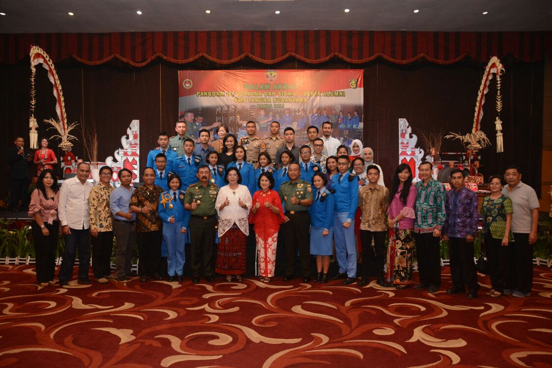 Pangdam Udayana Gelar Malam “Old and New” Dengan SMA Taruna Nusantara