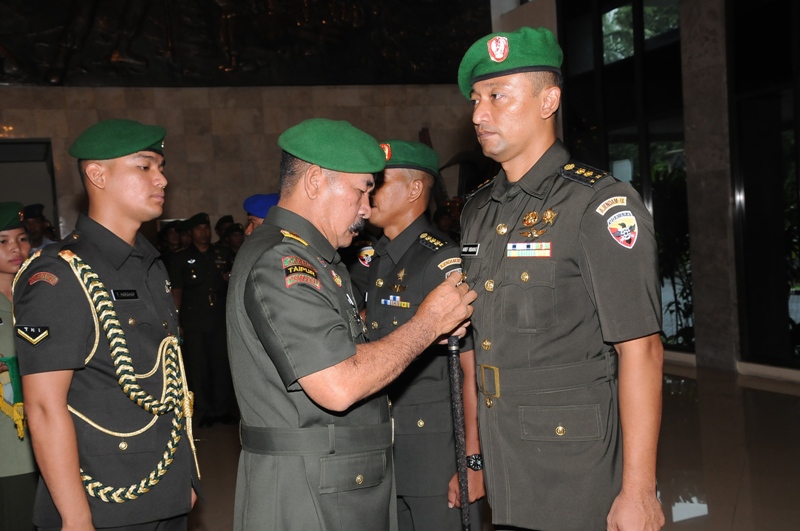 Terkait Sertijab, Pangdam Terima Laporan Korps Danpomdam dan Kaajendam Udayana
