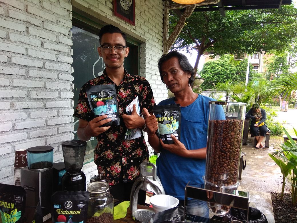 Ayo Nikmati Kopi Santara diKedai Kopi Panas Caffe Paradise