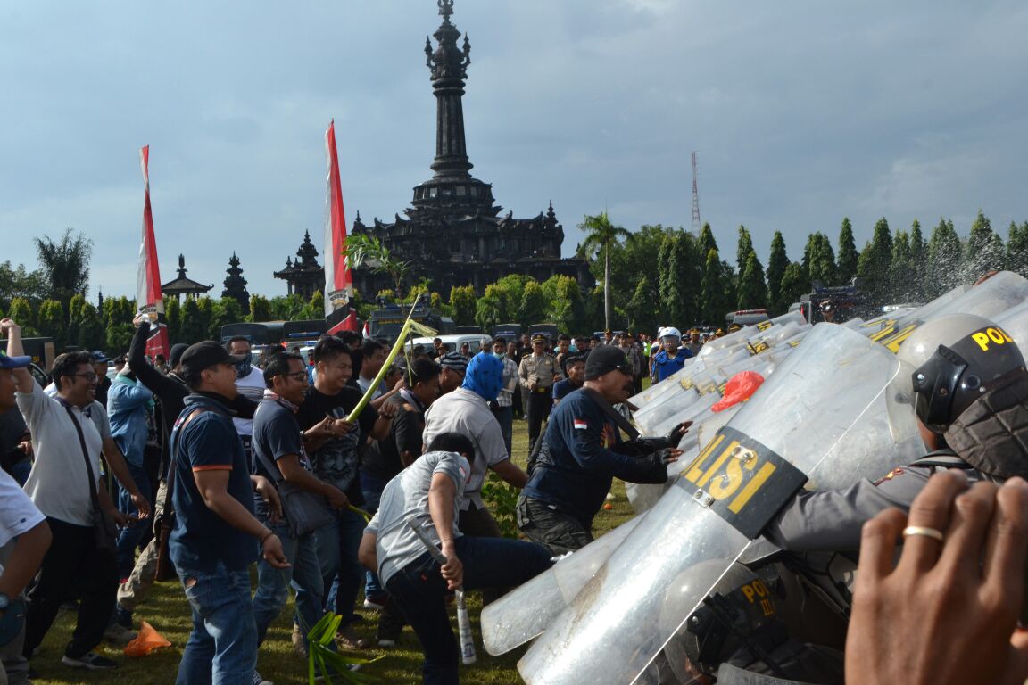 Polres Badung Gelar Simulasi Tangani Kerusuhan Pilgub Bali 2018