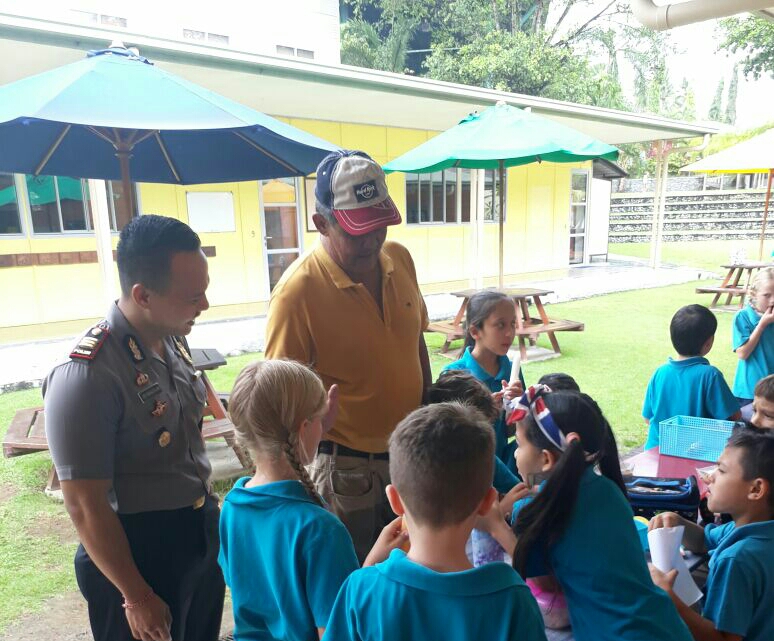 Tingkatkan Kemitraan, Kapolsek Kuta Utara Kunjungi Canggu Community School