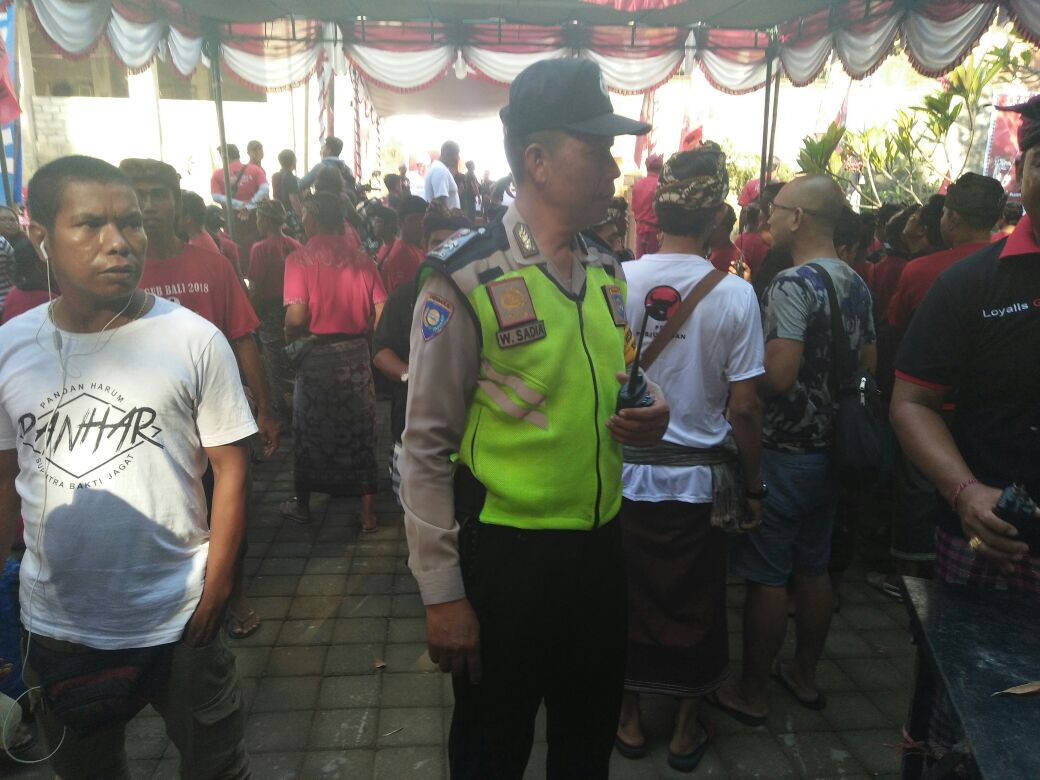 Bhabin Kesiman Petilan Lakukan Pengamanan Lomba Mancing di Tukad Bindu