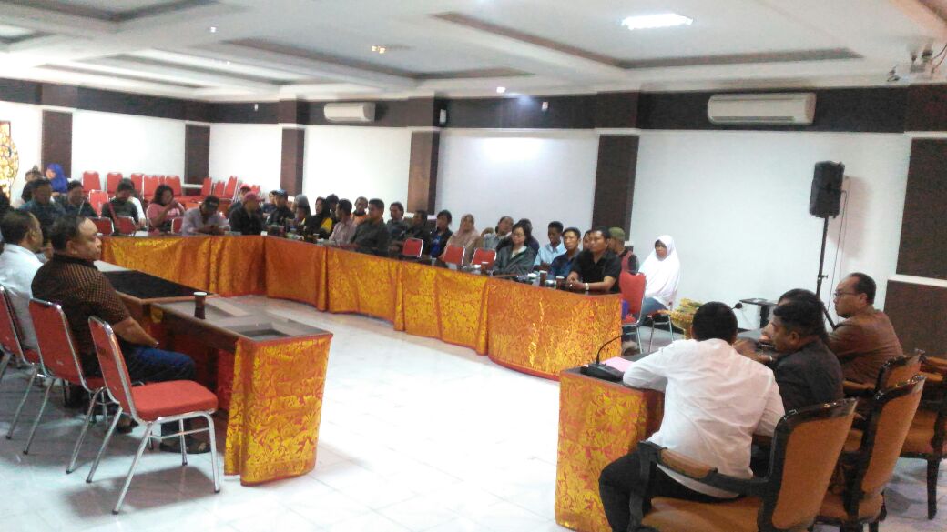Ratusan Orang Tua Siswa Siap Datang Ke Polda Bali