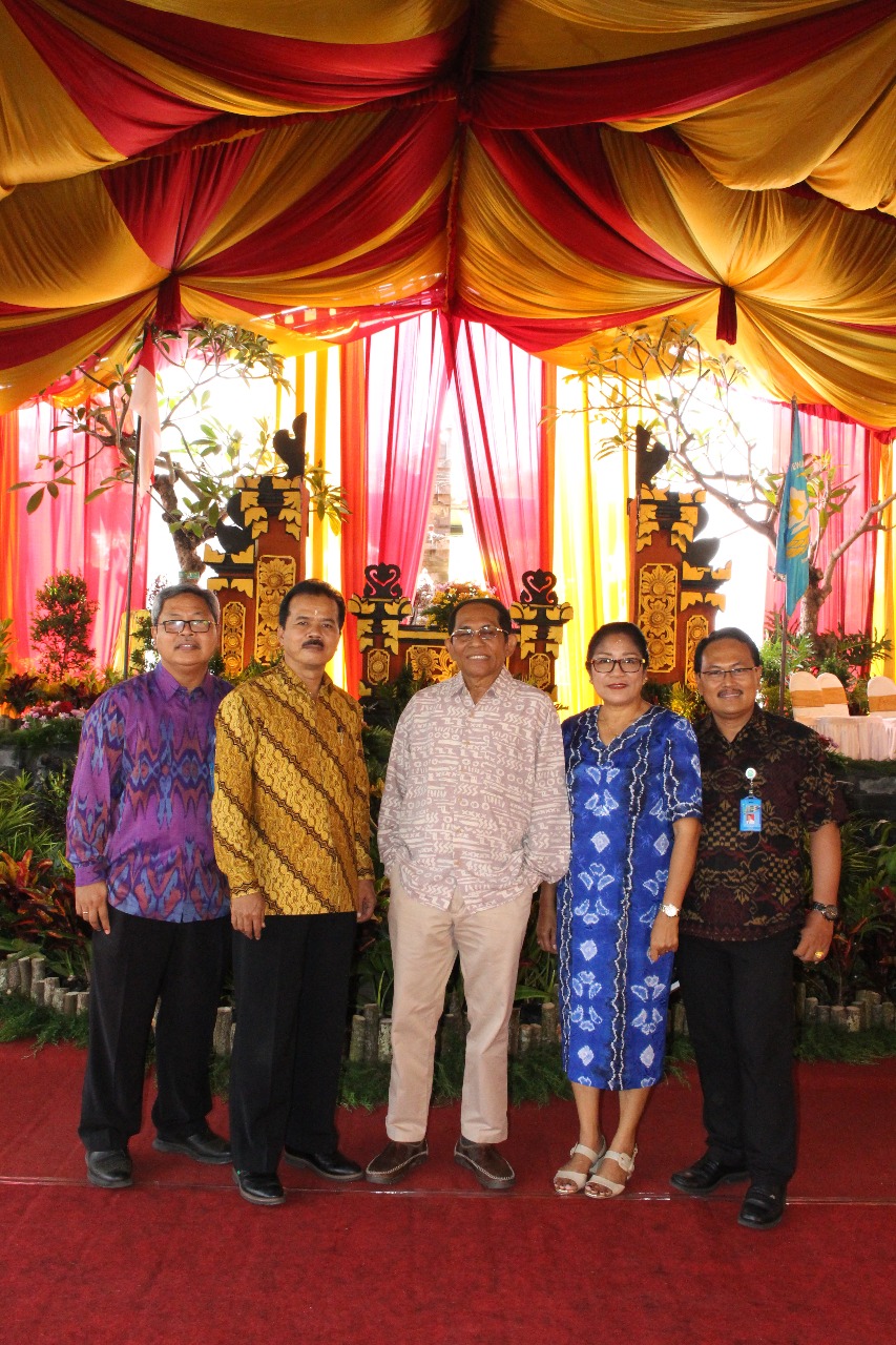 Universitas Warmadewa Mewisuda 734 Sarjana Baru