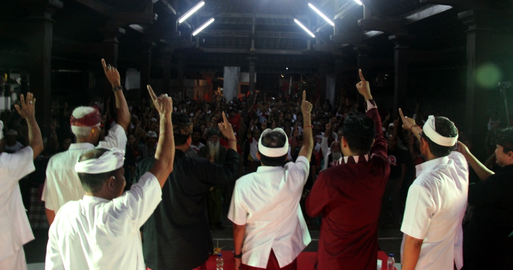 Warga Sampalan Klod Siap Memenagkan Koster-Ace dan Paket BAGIA