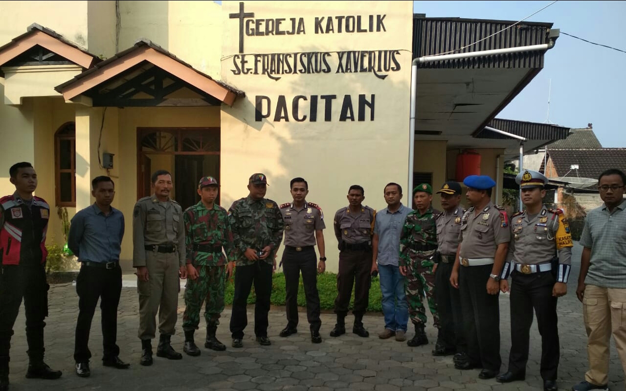 Kodim Pacitan Jaga Keamanan Ibadah Minggu di Gereja Agar Tercipta Rasa Aman
