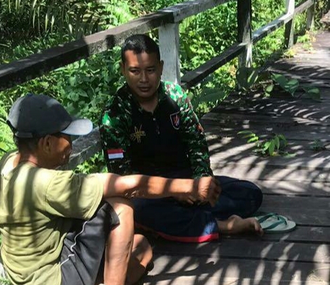 Bapak Isman Bercerita Singkat Tentang Desa Tujung