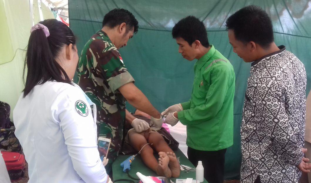 Anaknya Disunat, Ibu Rina Senang dan Katakan Ini