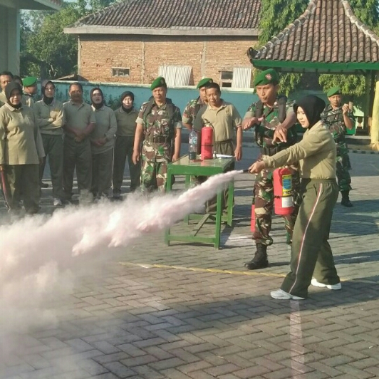 Denkesyah Madiun Uji Protap Pemadam Kebakaran