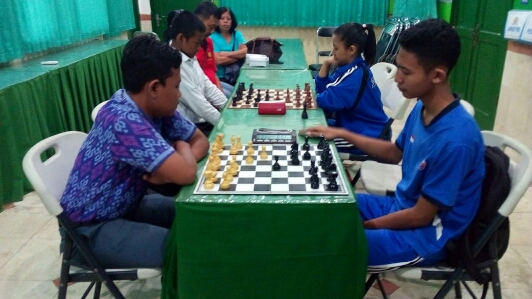 80 Peserta Ikuti Lomba Lukis dan Pertandingan Catur Komsos Kreatif Kodim 1611/Badung