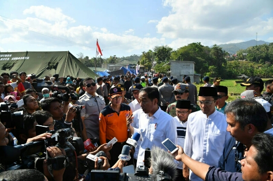 Pemerintah Serahkan 1.191 Penerima Bantuan Stimulus Rumah Rusak di Lombok