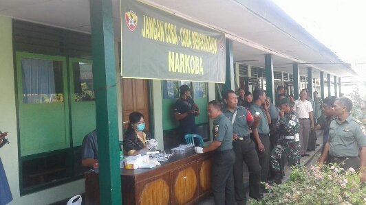 Anggota Kodim Jembrana Lakukan Tes Urine Secara Acak