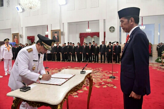 Presiden Jokowi Lantik Gubernur dan Wakil Gubernur Sumsel Serta Kaltim
