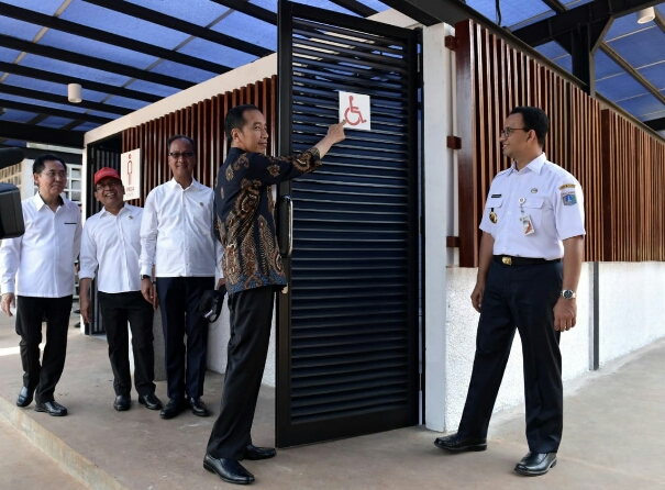 Presiden Jokowi Tinjau Fasilitas Ramah Disabilitas di GBK