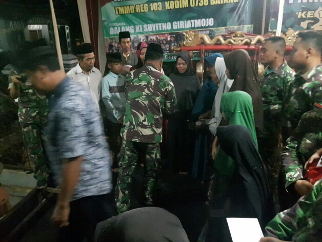 TMMD Sukses Luar Biasa Ditutup Syukuran Baksos Wayang Semalaman