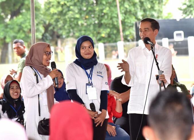 Presiden Optimis Usaha Mikro Berskala Rumahan Bisa Naik Kelas Melalui Program Mekaar
