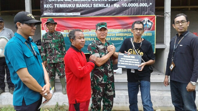 Pegadaian Bangli Serahkan CSR Di Lokasi TMMD Desa Peninjoan Bangli