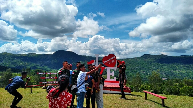 Potret Tujuan Wisata Taman Foto Haumeniana Adalah Karya Satgas Pamtas RI-RDTL