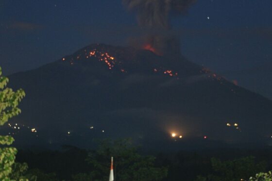 Takut Lava Pijar Gunung Agung, Warga Badeg Dukuh Buru-Buru Mengungsi