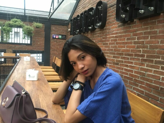 Puisi-Puisi Efrina Sari Momang