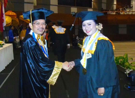 STIKOM Bali Mewisuda 333 Sarjana Baru, Bandem: STIKOM Segera Jadi Institut