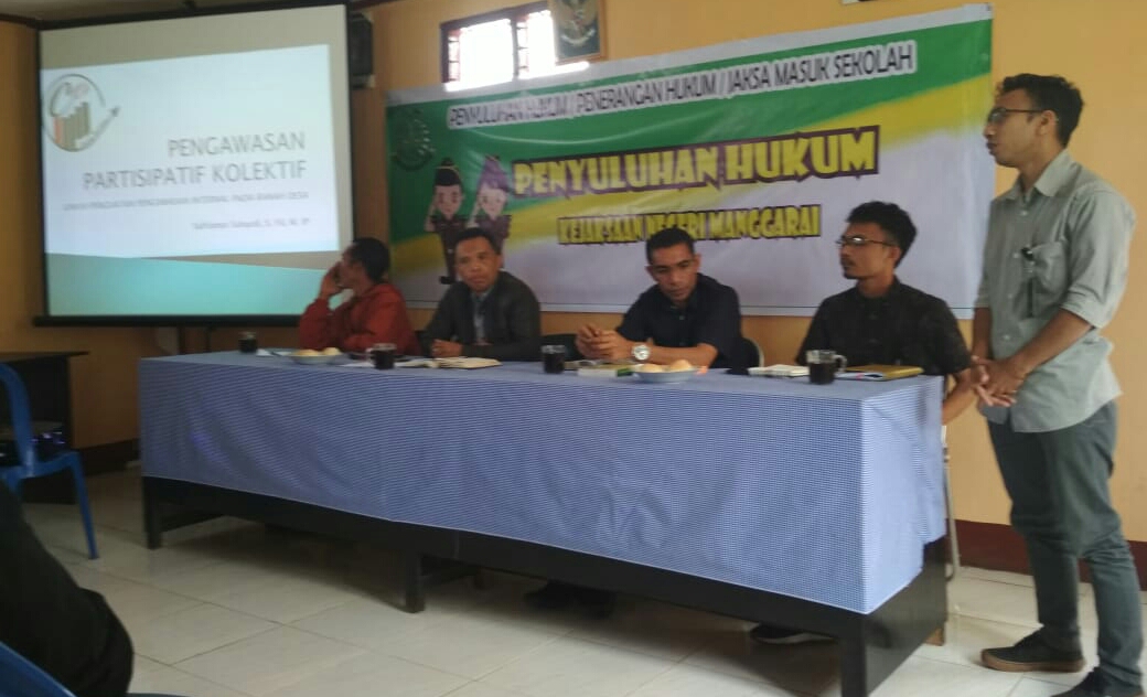 Kejari Manggarai Gandeng Change’O Gelar Penyuluhan Hukum Pengawasan Pengelolaan Keuangan Desa di Poco Likang