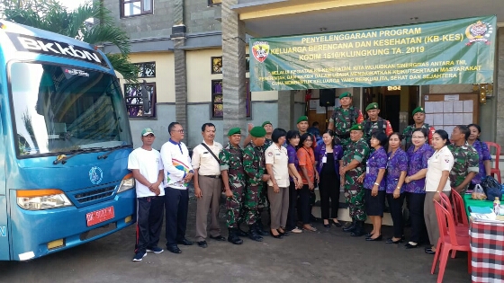 Program Bhakti TNI KB-Kesehatan Wujudkan Kemanunggalan TNI Dengan Masyarakat