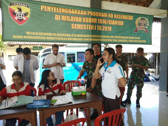 Kodim Gianyar Bersama BKKBN Gelar Pelayanan KB Gratis