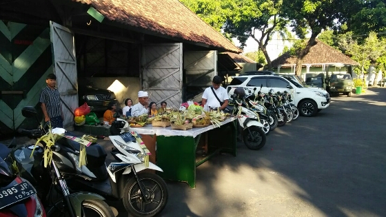 Tumpek Landep, Alutsista Korem 163/Wira Satya Diupakarai