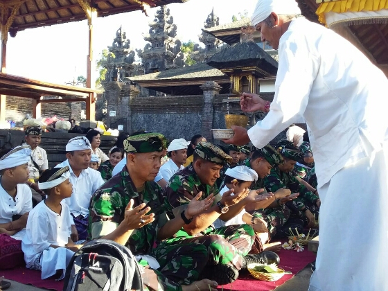 Kodam IX/Udayana Tirta Yatra Ke Tujuh Pura Kahyangan Jagat Di Bali