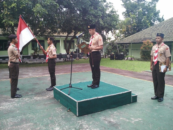Dandim Klungkung Kukuhkan Anggota Saka Wira Kartika Ida I Dewa Istri Kanya