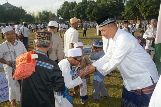 Pangdam Bersama Kasdam IX/Udayana Sholat Idul Fitri di Makorem 163/WSA