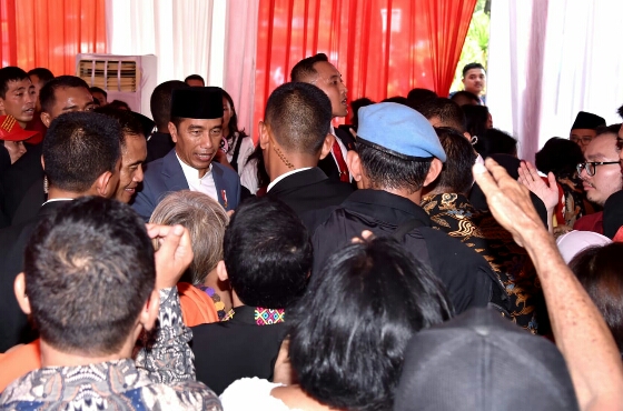 Presiden Jokowi dan Ibu Iriana Silaturahmi Bersama Masyarakat Di Istana Negara