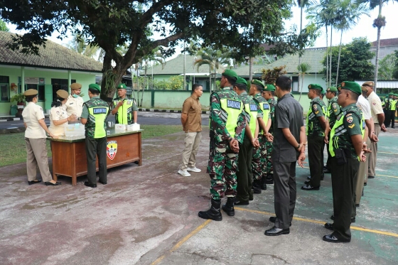 Pastikan Personel Bebas Narkoba, Kodim Klungkung Gelar Tes Urine