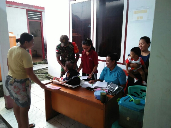 Babinsa 1312-07/Miangas Lakukan Pendampingan di Posyandu