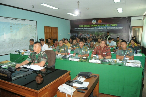 Ikuti Vidcon Rakornis Pembukaan TMMD ke-105, Pangdam Uddayana Tekankan Sinergitas Semua Unsur Terkait