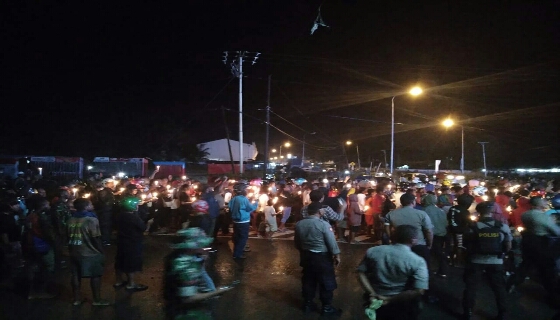 Aksi Spontan Bakar Lilin Di Bundaran Timika Indah Dijaga Ketat Aparat