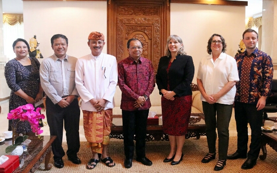 Pererat Hubungan, Wamen Australia Kunjungi Gubernur Bali