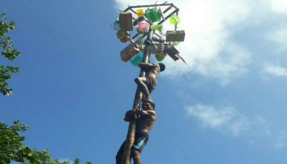 Koramil 1312-01/Kabaruan Dan Posad Kabaruan Gelar Lomba Gerak Jalan Dan Panjat Pinang