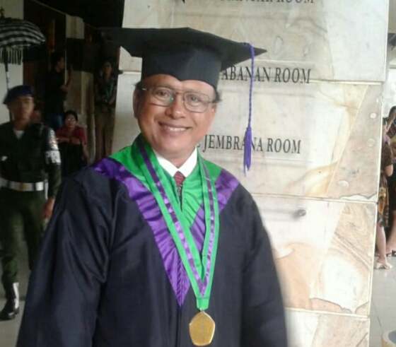 Nyoman Merta Raih IPK Tertinggi Magister Ilmu Komunikasi Hindu Di IHDN