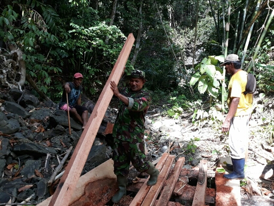 Babinsa Motor Penggerak Gotong Royong di Desa