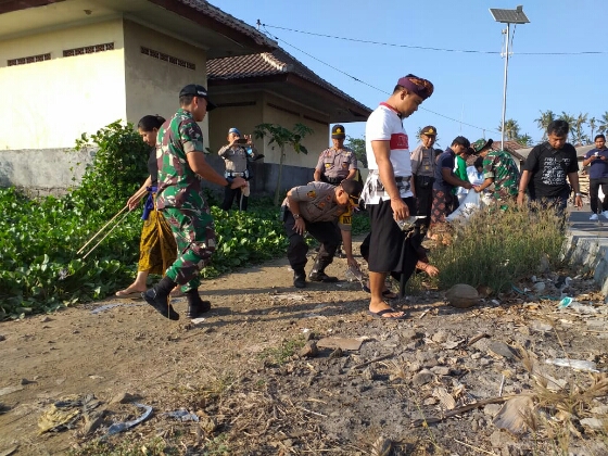 Kodim Berperan Aktif Dalam Gerakan Semesta Berencana Bali Resik Sampah Plastik