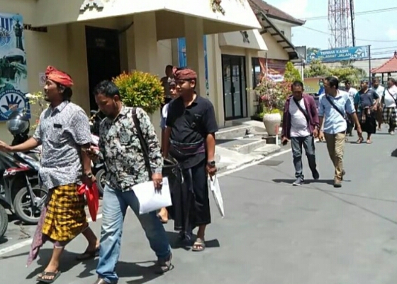 Hadapi Laporan Pemilik Gudang Mikol tak Berizin, Kelian Banjar Sakah Tuai Empati Warga