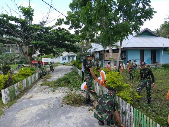 Sambut Hari Juang Kartika, Koramil 1312-01/Kabaruan dan Posad Gelar Karya Bhakti di Puskesmas Damau