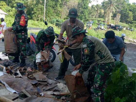 Koramil 1312-08/Melonguane Peduli Kebersihan Pasar