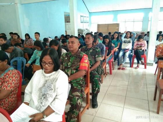 Sambut Hari Raya Natal, Babinsa Koramil 1312-08/Mlg Hadiri Ibadah Pranatal di SMK N 1 Melonguane