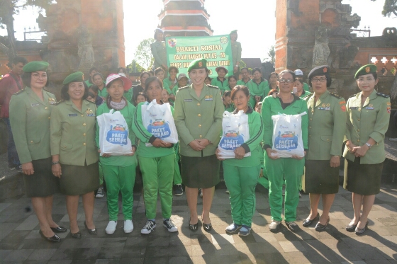 Peringati Hut ke-58, Kowad Kodam IX/Udayana Berbagi Kasih