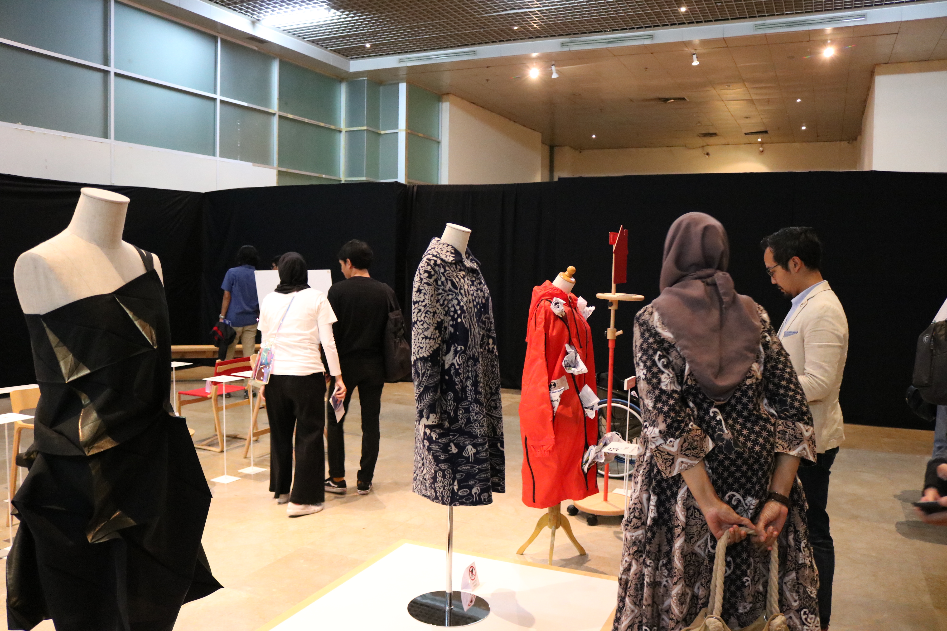 Pameran Keliling The Japan Foundation Jakarta “Japanese Design Today 100-Renewal Version”